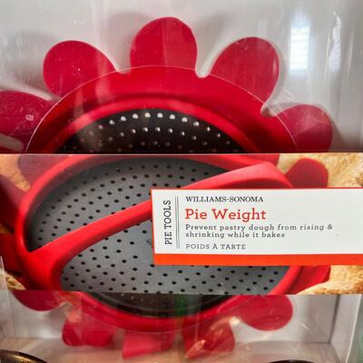 New baking, cookie molds ,  cake decorating. Pie baking, Cheese Cake pan