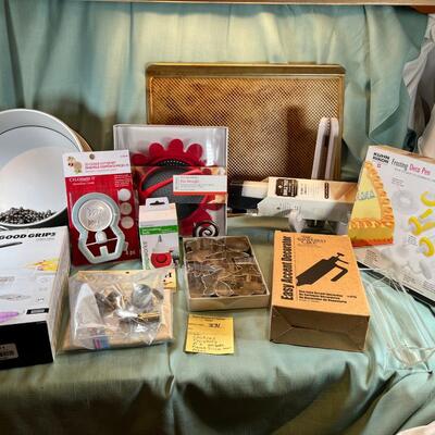 New baking, cookie molds ,  cake decorating. Pie baking, Cheese Cake pan
