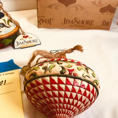 Jim Shore New in Box Disney Christmas ornament with Diarama, and musical Holder