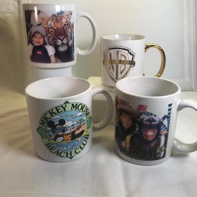 5 Walt Disney, Sea World Mickey Mouse Coffee mugs New without boxes