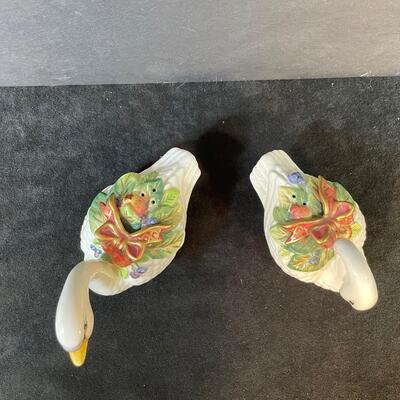 Lot 198. Fitz & Floyd Swan S & P Set
