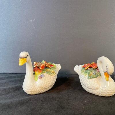 Lot 198. Fitz & Floyd Swan S & P Set