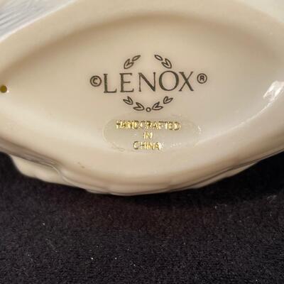Lot 199  Pair of Lenox Swans