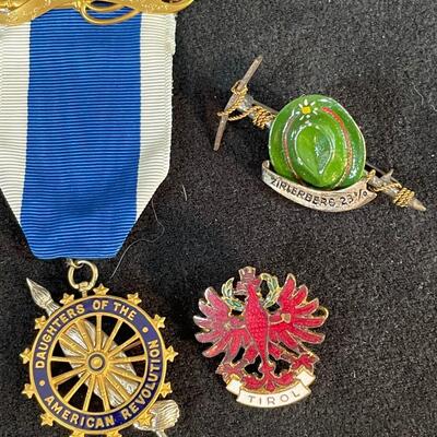 Lot 211. Antique Smalls