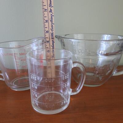 Measuring cups