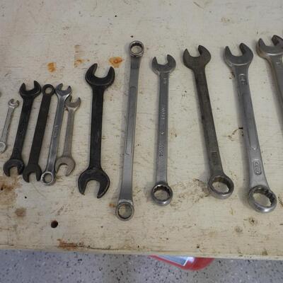 Grouping of wrenches