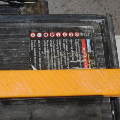 Electric tile saw