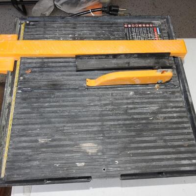 Electric tile saw