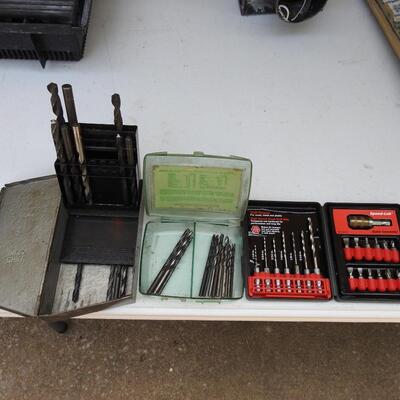 Grouping of drill bits