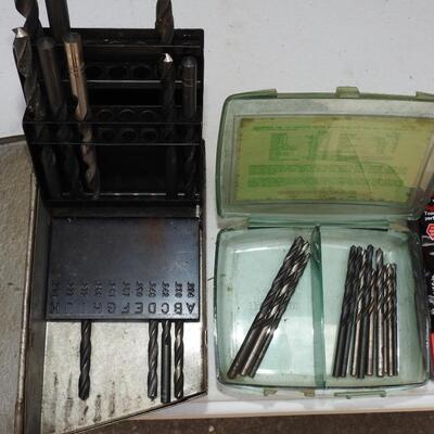 Grouping of drill bits