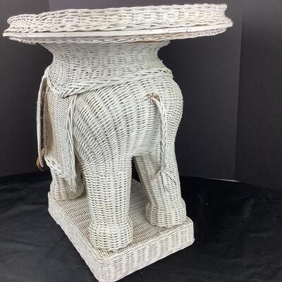 5145 Vintage Wicker Elephant Plant Stand Side Table