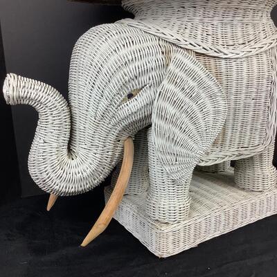 5145 Vintage Wicker Elephant Plant Stand Side Table