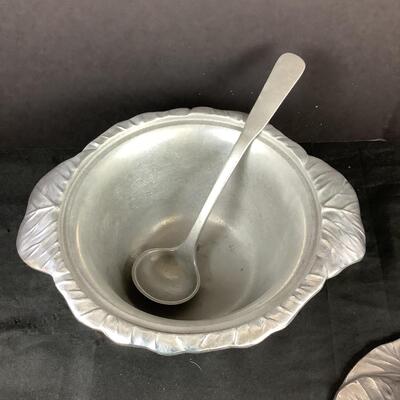 5150 Wilton Armetale Pewter Covered Lettuce Bowl w/ Ladle