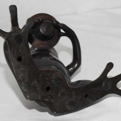 Bronze frog candle holder