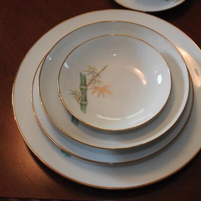 Noritaki oriental  China setting for 12