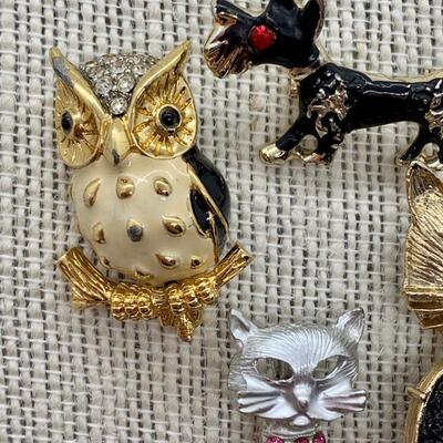 LOT 12: Classic Animal Brooches: Owl, Cat & Dog