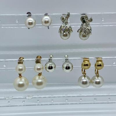 Lot 14R: Faux Pearls & More, Screw Backs & Lever Clip