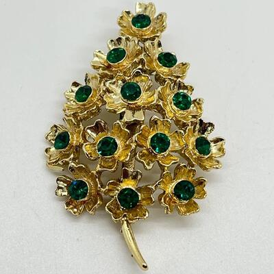 LOT 41: Holiday Jewelry - Four Brooches & Wreath Pendant