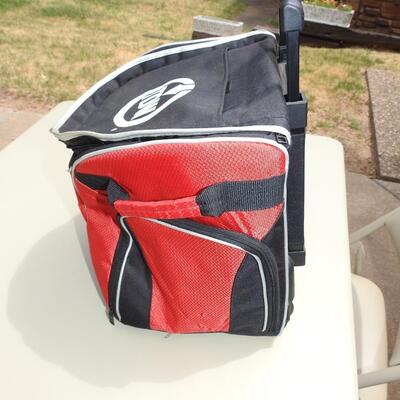 Rolling carry on bag