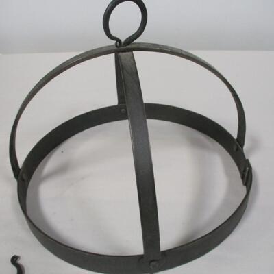 Metal Hanging Pot Holder