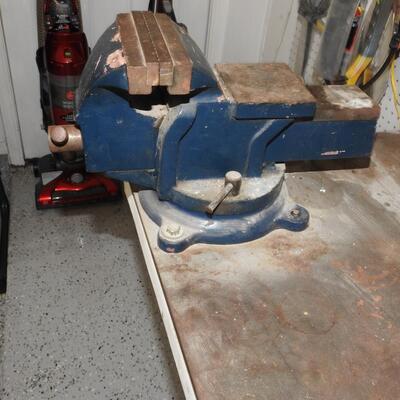 Heavy duty shop vise