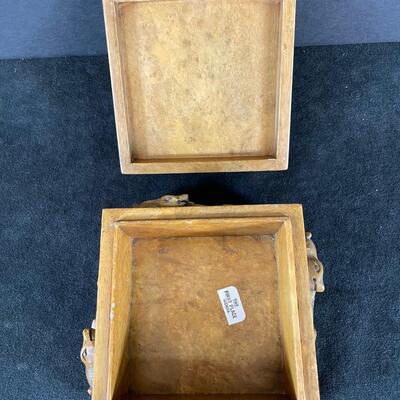 Lot 227Vintage Soapstone Box with Lizard