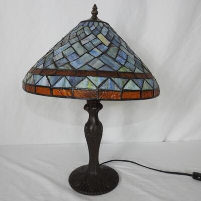Tiffany style table lamp