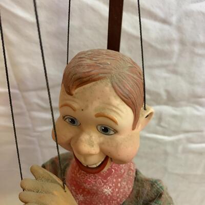 Howdy Doody Marionette by The Danbury Mint 24â€ tall with 6â€ base approx