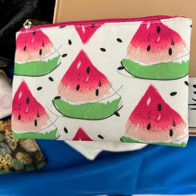 Purses, handbags and wallets