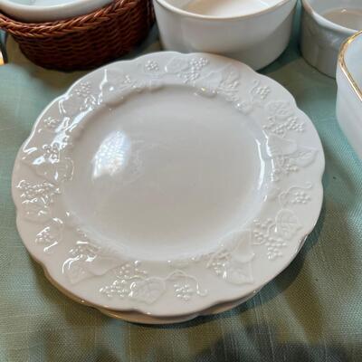 Chip and dips Ramakins 11 heavy William Sonoma white dinner plates