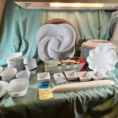 Chip and dips Ramakins 11 heavy William Sonoma white dinner plates