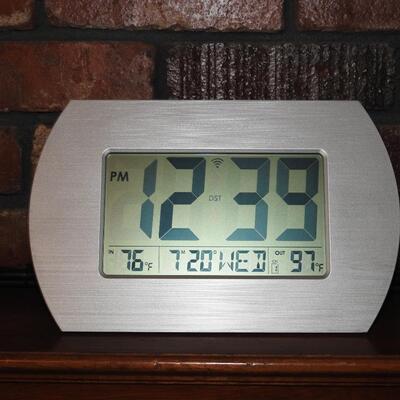 Digital clock