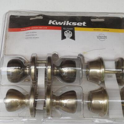 Kwikset deadbolt and doorknob set