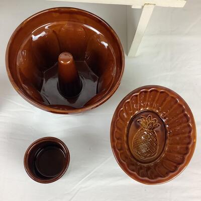 5166 Assorted Vintage Stoneware