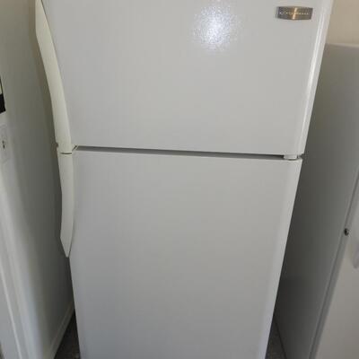 Fridgidaire refrigerator