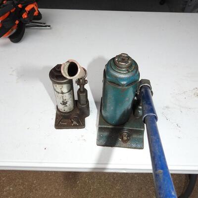 Lot of pneumatic bottle jacks