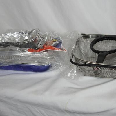 Box lot of household goods