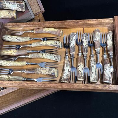 Klaus Tragbar Hand Carved Staghorn Cutlery Carving Set Heavy Wood box