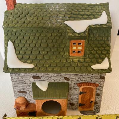 Department 56 ~ Heritage House ~ White Horse  Bakery