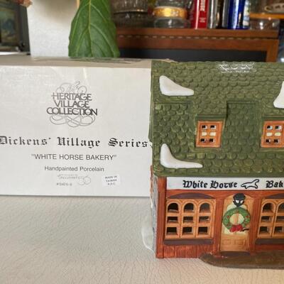 Department 56 ~ Heritage House ~ White Horse  Bakery