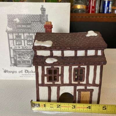 Department 56 ~ Shops of Dickens ~Golden Swan Baker