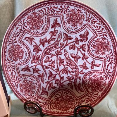 large Delft plate with unique crest, Vases table art