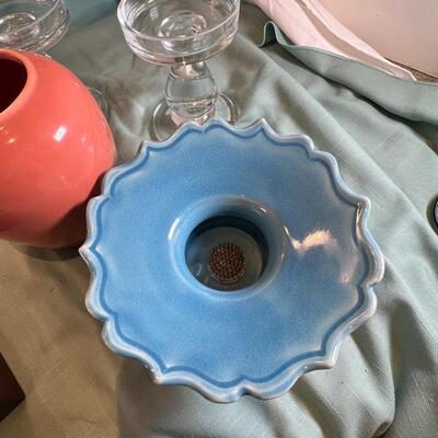 large Delft plate with unique crest, Vases table art