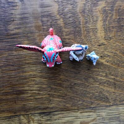 Small Native American Clay Figurines - Signed