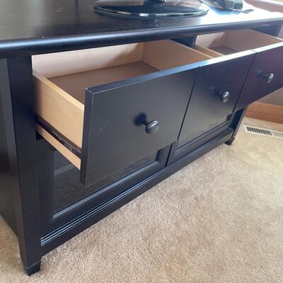L7-TV Stand
