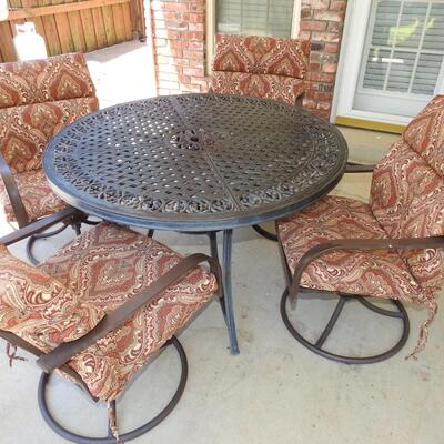 Patio Table & 4 chairs