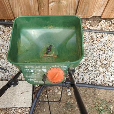 Scotts turf builder spreader