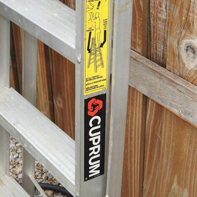 Aluminum step ladder