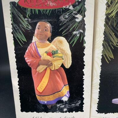 5 Hallmark Keepsake Ornaments - 3 New Collectorâ€™s & 2 Collectorâ€™s Series ðŸ£  ðŸ°