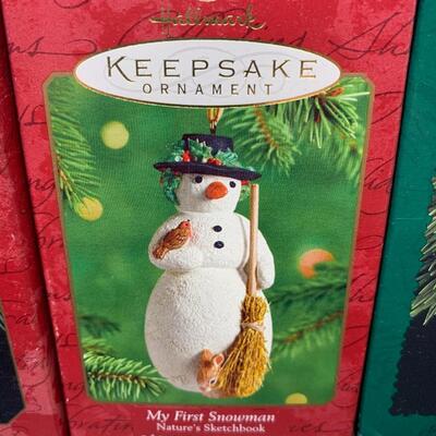 5 Hallmark Keepsake Ornaments - Christmas ðŸŽ„ ðŸŽ… ðŸ¤¶ Themed